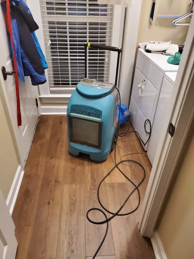 Commercial dehumidifier deployed for Crawl Space Restoration in Yazoo City